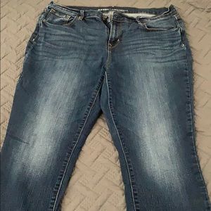 Old Navy Curvy Profile Straight Leg Jeans